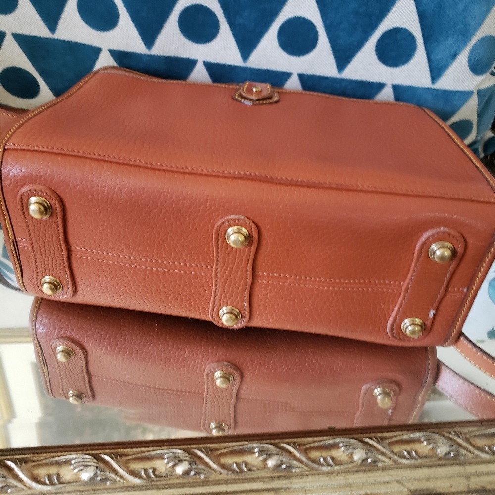 GUC VINTAGE DOONEY BOURKE CROSSBODY - Picture 4 of 12